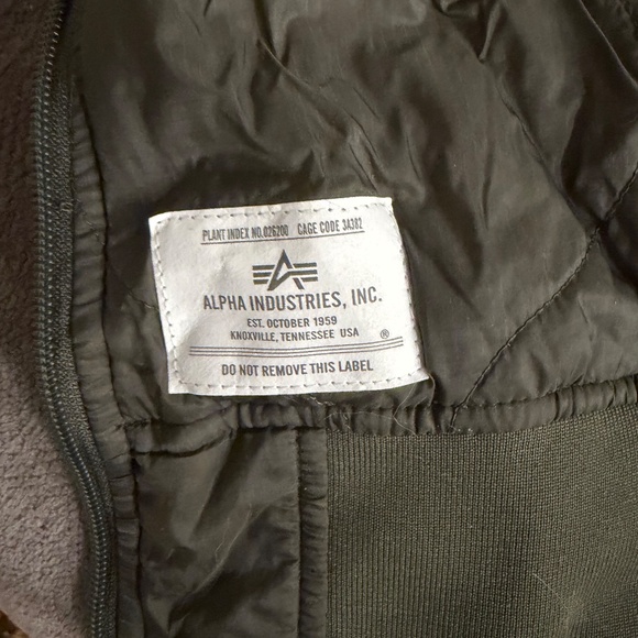 Alpha Industries L-2B Quilted Bomber Jacket – Sage Green (Size Large - Picture 2 of 3